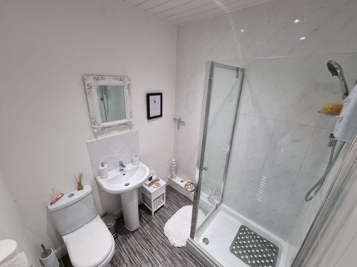 Rose Apartment 2-Bed Town Centre Apartment In Ayr Exteriér fotografie