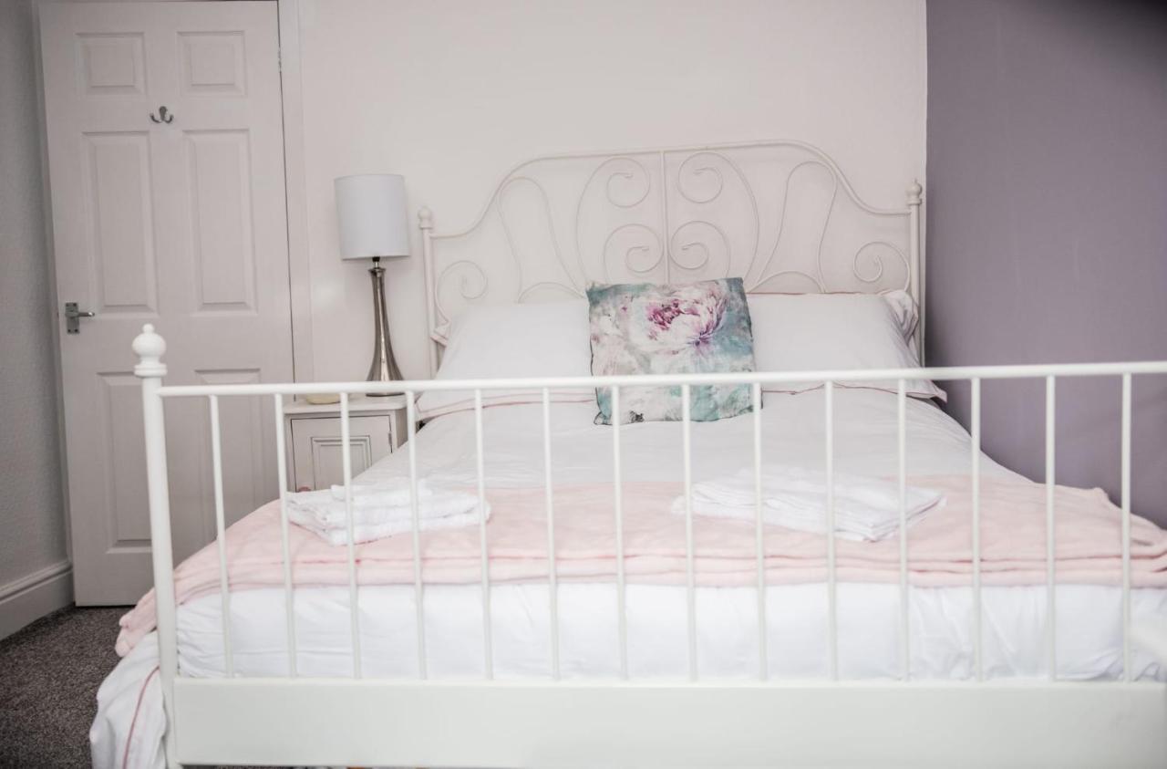 Rose Apartment 2-Bed Town Centre Apartment In Ayr Exteriér fotografie