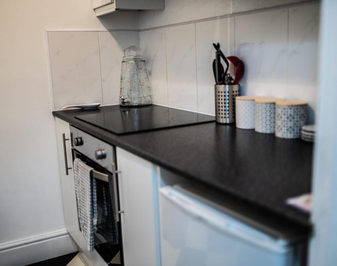 Rose Apartment 2-Bed Town Centre Apartment In Ayr Exteriér fotografie
