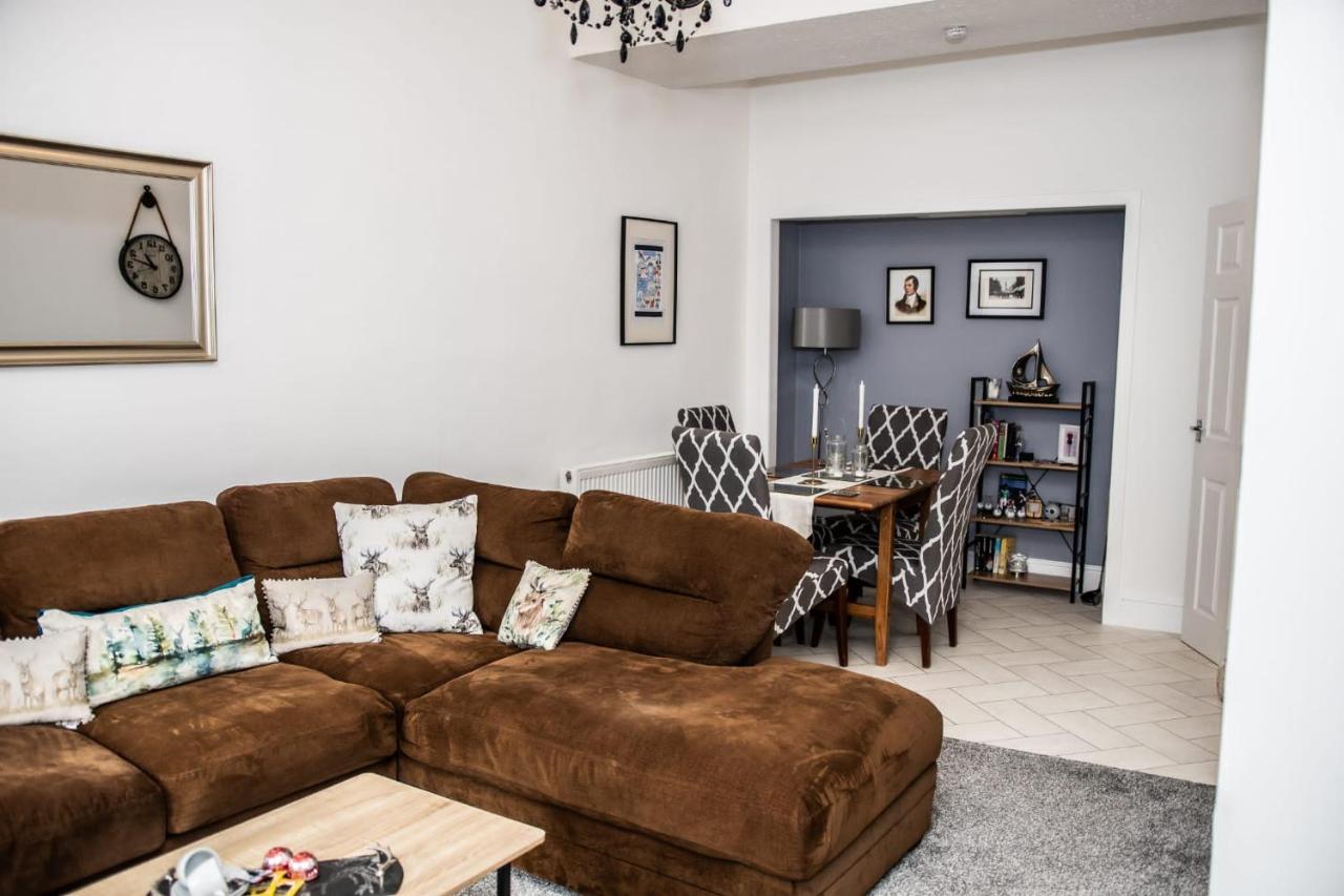 Rose Apartment 2-Bed Town Centre Apartment In Ayr Exteriér fotografie